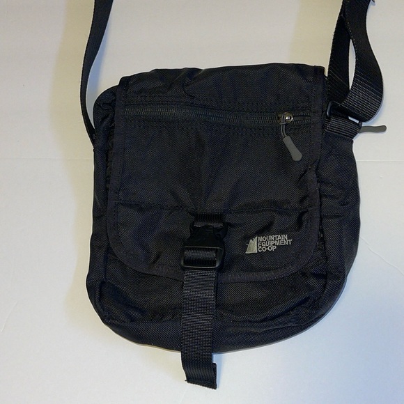 Mountain Equipment Coop M.E.C. Vintage Black Crossbody Bag - Picture 3 of 9
